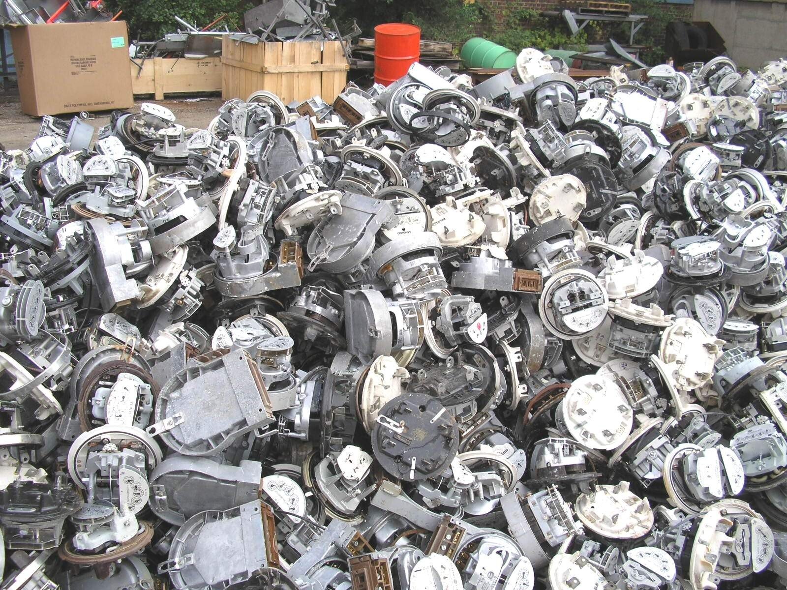 FERROUS & NON FERROUS, MIX SCRAP METALS, SAMPLE ORDER, 4 TO 5 LBS